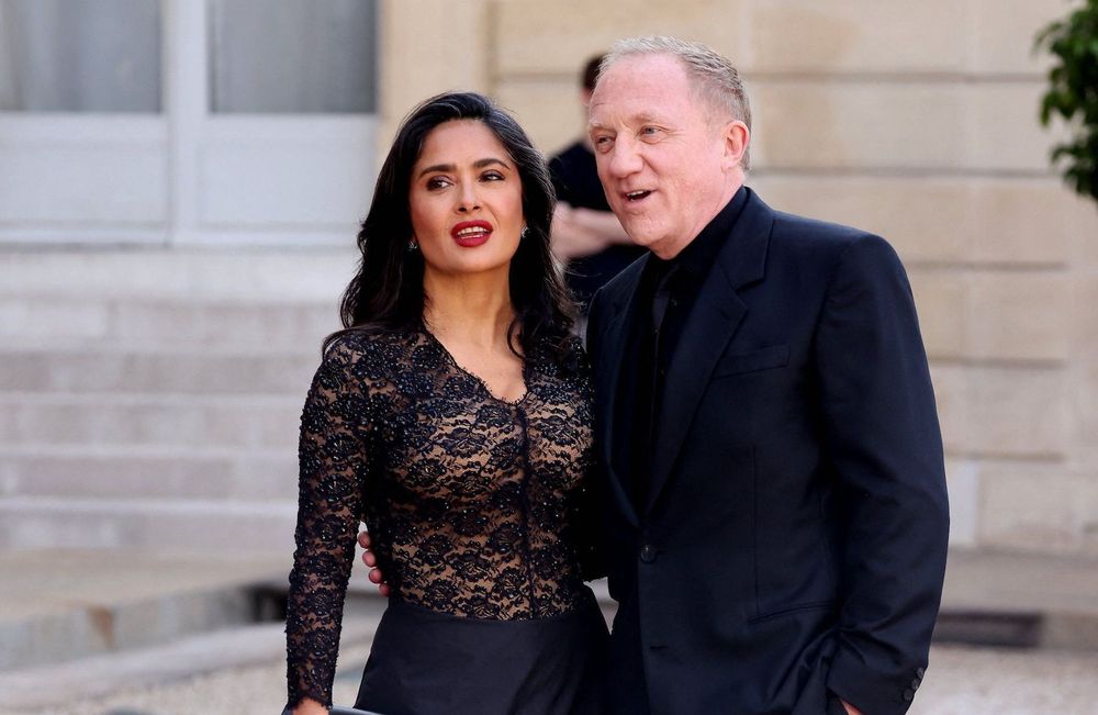 Salma Hayek et François-Henri Pinault : un couple au style coordonné et glamour à l’Élysée