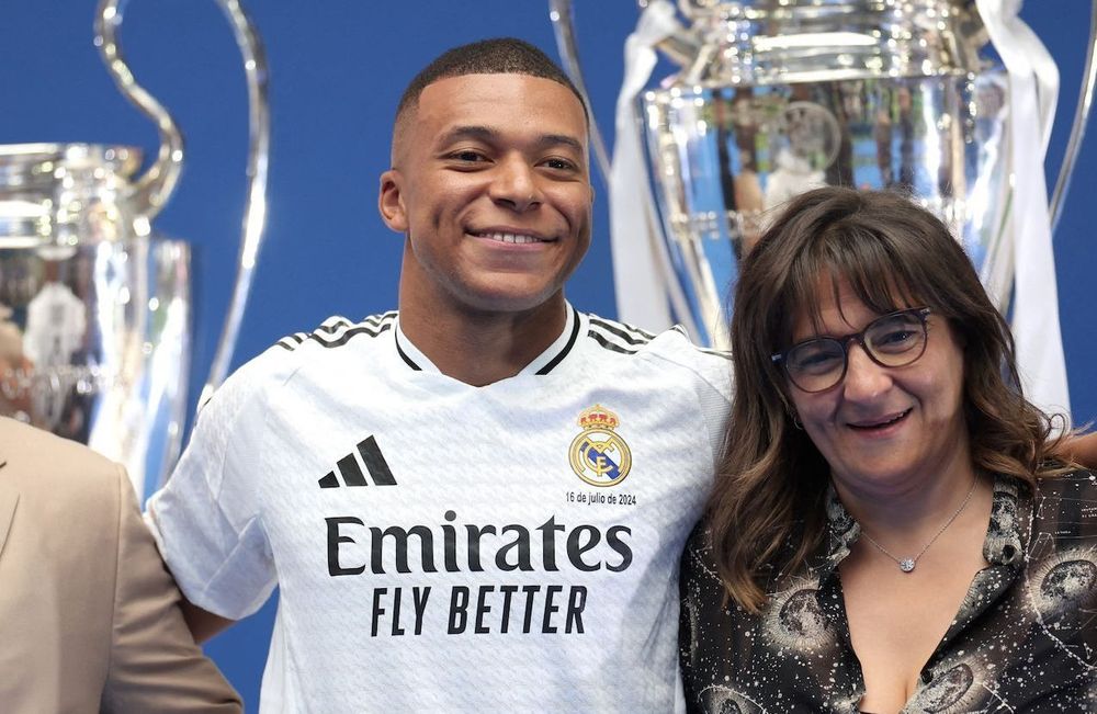 Kylian Mbappé : sa mère, Fayza Lamari, se confie sur la vie sentimentale de son fils