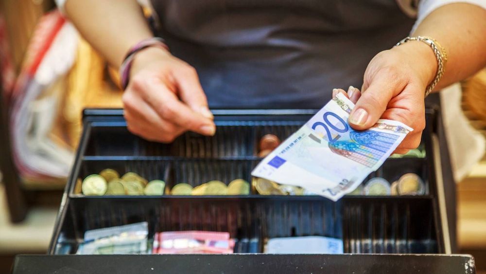 Banque en ligne : dans quelles enseignes peut-on déposer des espèces ?