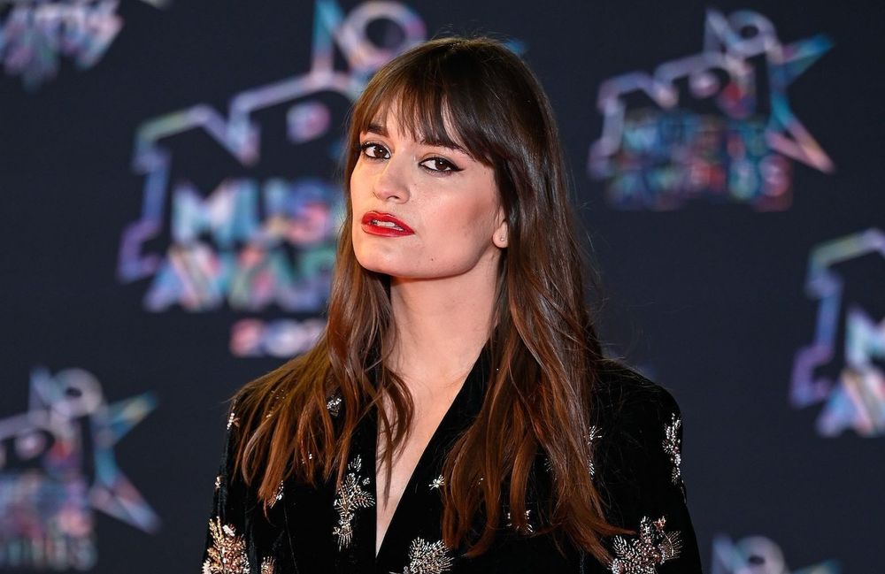 Clara Luciani comblée : elle pose avec son fils lors d’un séjour à Marseille