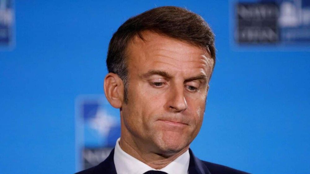 "Macron considère ça comme une trahison" : le Président très en colère contre deux connaissances