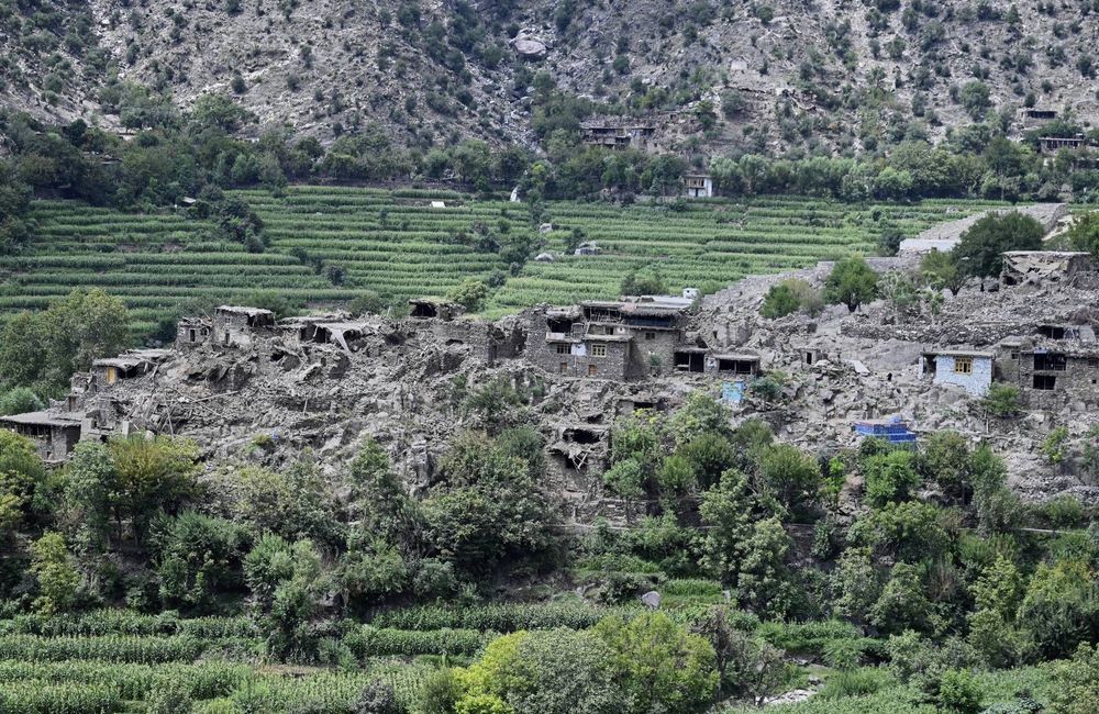 Séisme en Afghanistan : les secouristes oublient volontairement les femmes et les filles