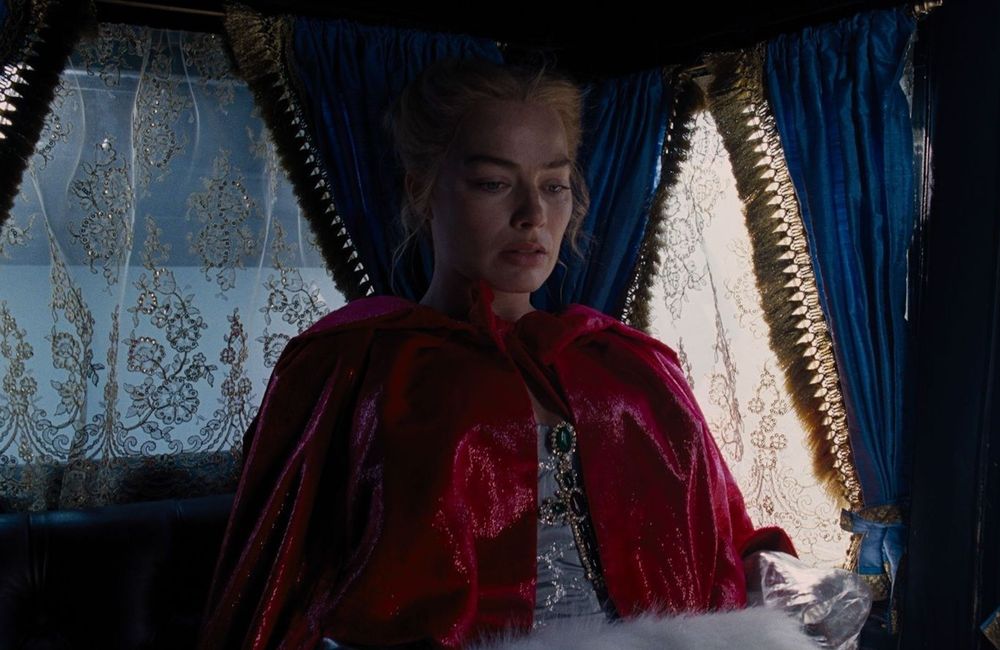 « Hurlevent » : pourquoi les costumes de Margot Robbie divisent déjà