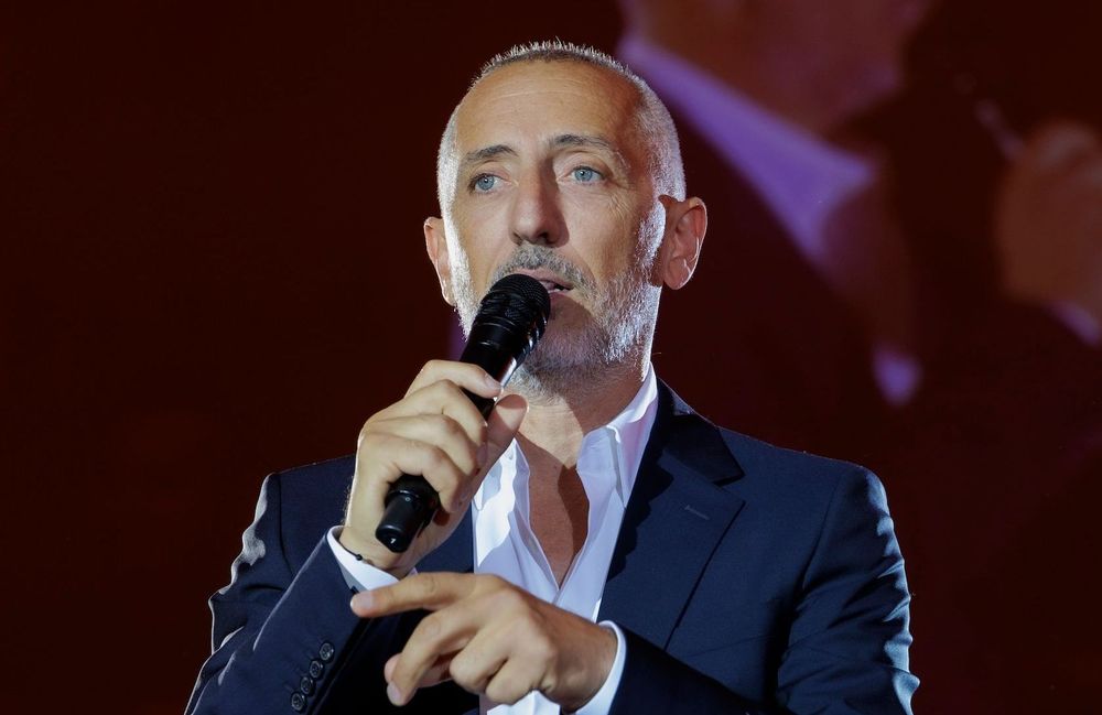 « Je suis très très fier » : Gal Elmaleh rachète le cabaret Michou et dévoile son nouveau projet