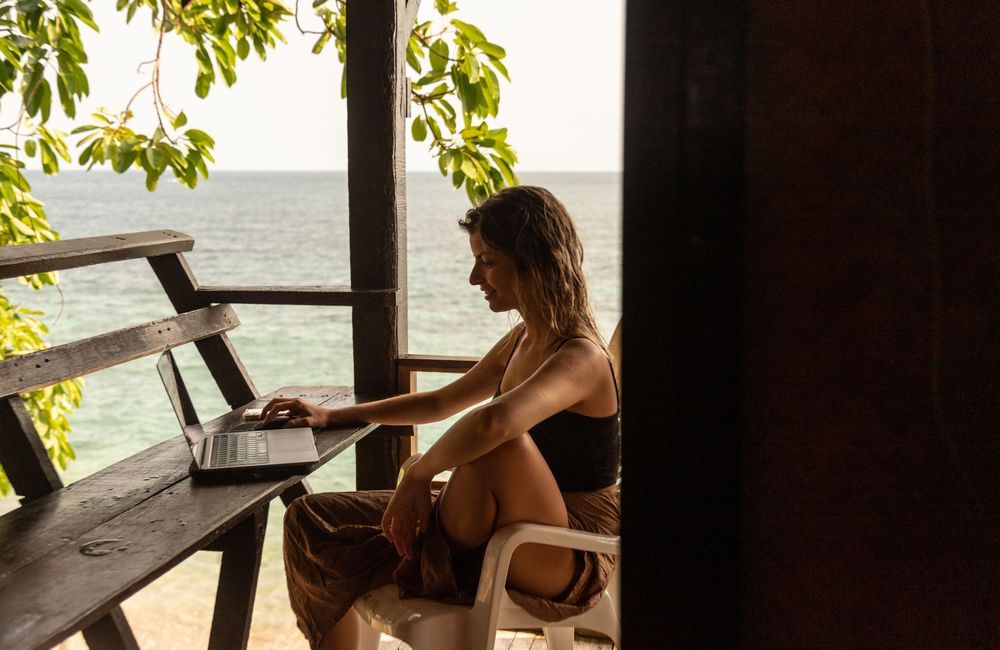 « Quiet vacationing » : quelle est cette tendance risquée qui séduit les salariés ?