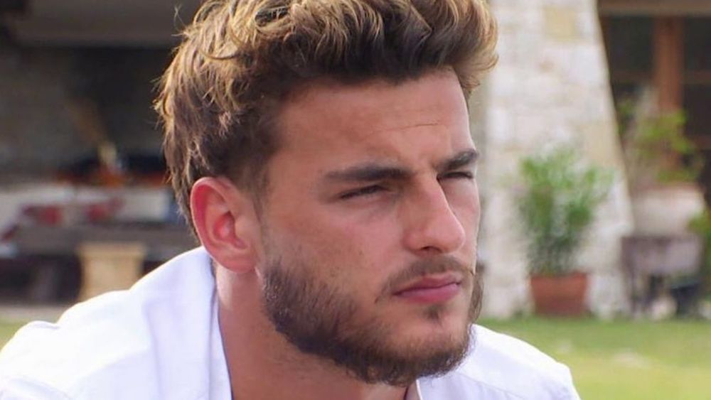 Simon Castaldi, franc sur ses revenus, "Il faut arrêter...