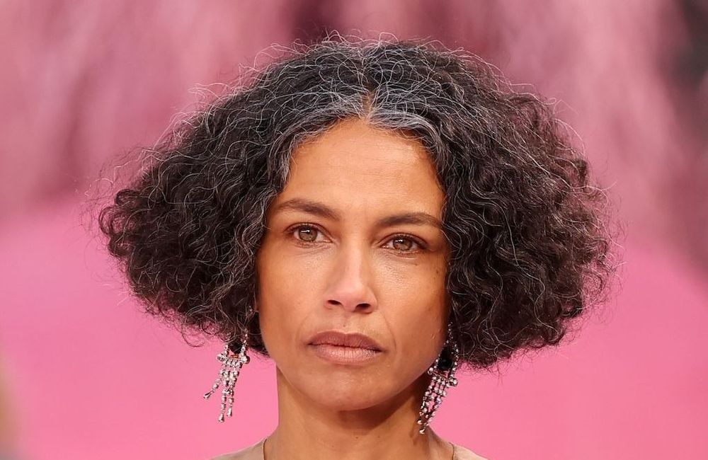 A 50 ans, elle ouvre le défilé Chanel : Stéphanie Cavalli raconte comment ses cheveux blancs ont boosté sa carrière de mannequin