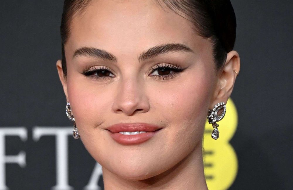 Selena Gomez dévoile LA couleur de vernis à adopter absolument au printemps