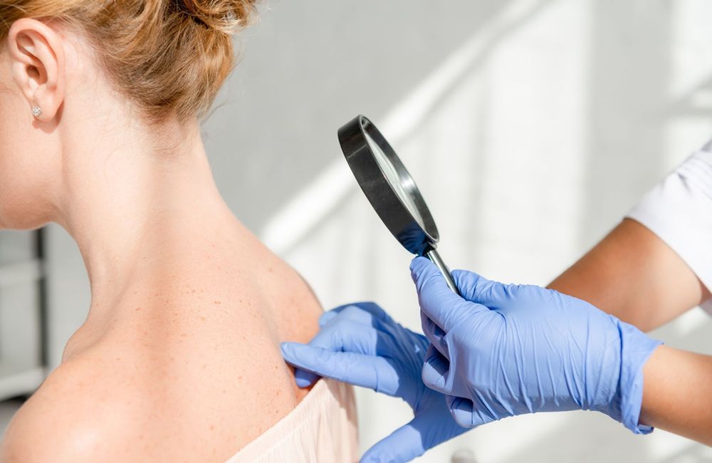 Pénurie de dermatologues : la médecine esthétique mise en cause ?