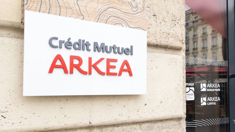Crédit Mutuel Arkéa : voici les frais à payer à l'étranger pour les clients de Bretagne et du Sud-Ouest