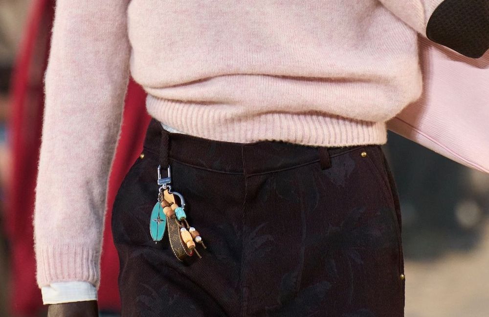 Cet objet que vous avez forcément chez vous est devenu l'accessoire star du défilé Louis Vuitton
