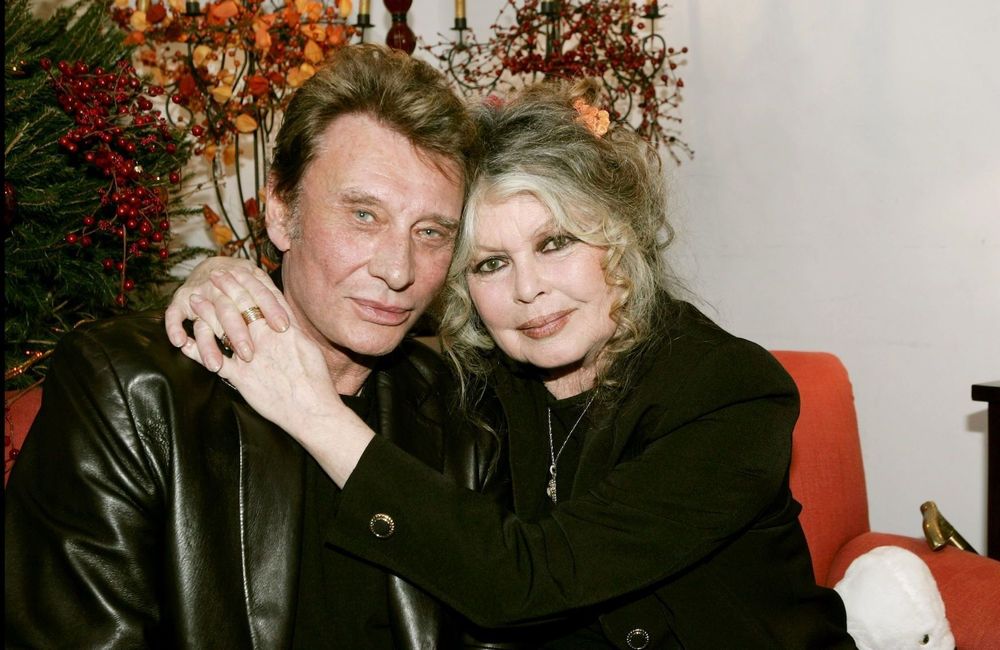 « Des êtres qui ne meurent jamais » : Laetitia Hallyday rend hommage à Brigitte Bardot et à Johnny