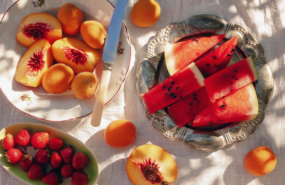 Canicule : les 4 fruits à privilégier pour rester hydraté, selon le docteur Jimmy Mohamed