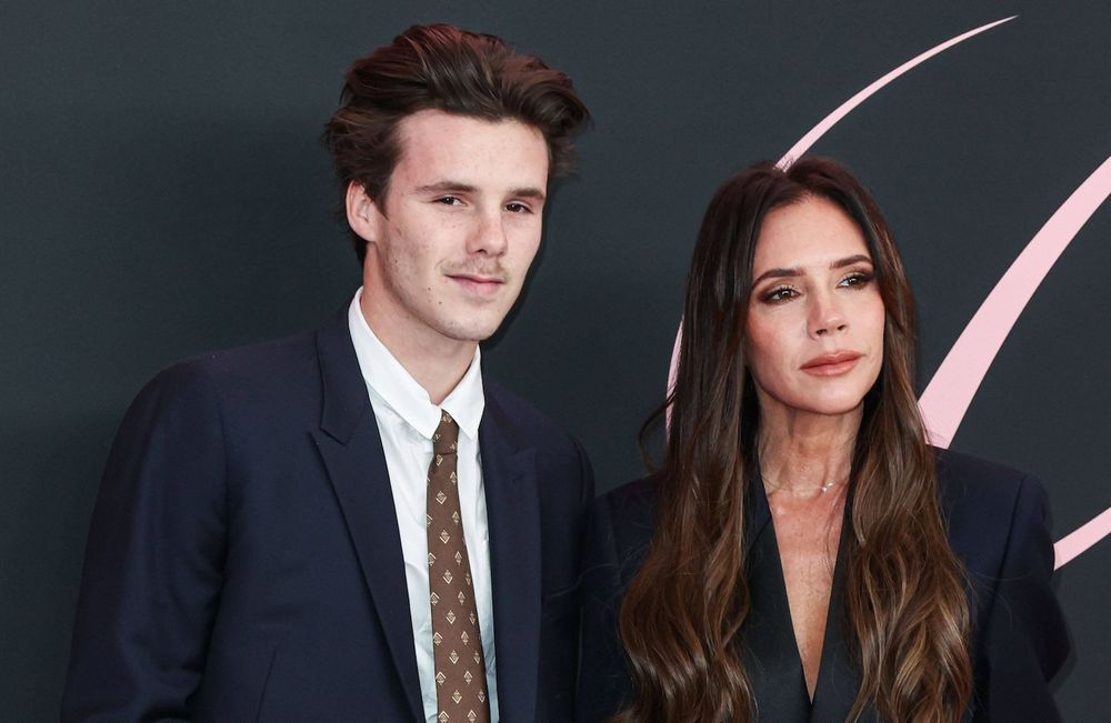Cruz Beckham au bras de sa nouvelle compagne Jackie, le sosie de sa mère Victoria