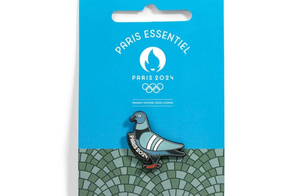 JO 2024 : Ce pin’s insolite et très parisien connaît un succès fulgurant