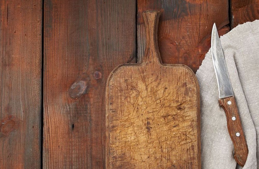 Bois ou plastique : quelle planche à découper est la meilleure pour la santé ?