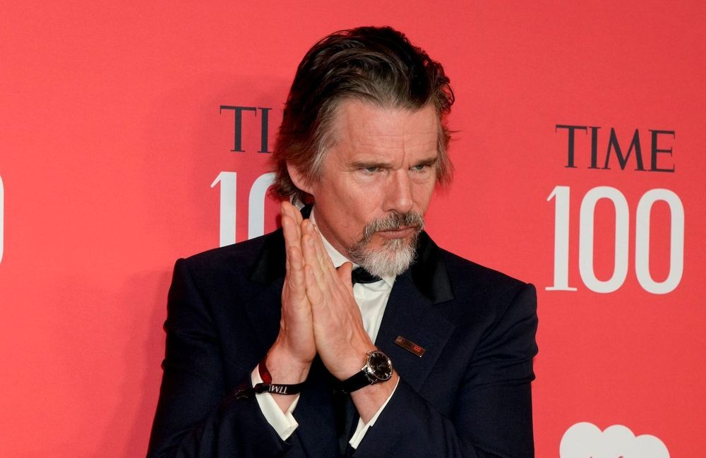 Ethan Hawke évoque son sentiment de fierté « indescriptible » lors du mariage de sa fille Maya Hawke