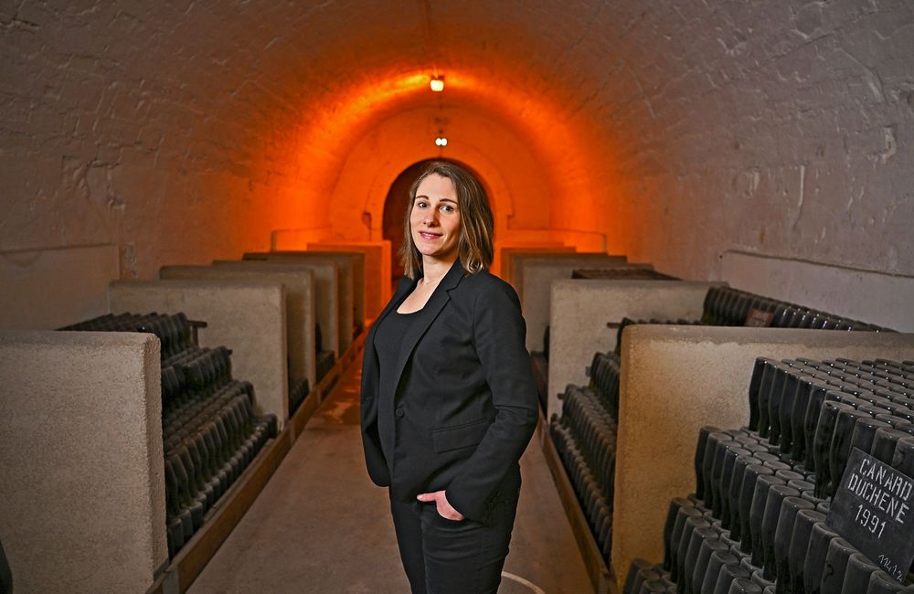 Elles font le vin : Cynthia Fossier, cheffe de cave de la maison Canard-Duchêne