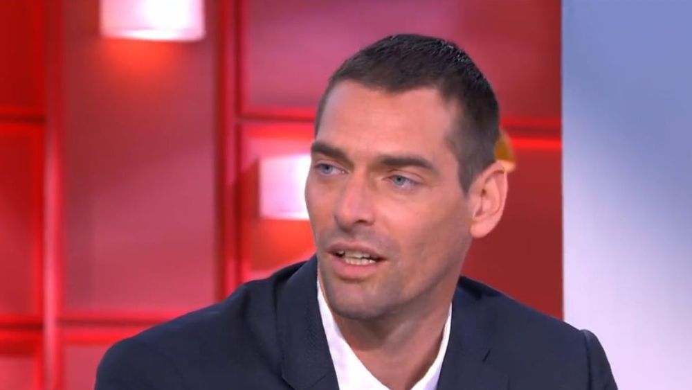 Camille Lacourt craque en direct aux JO de Paris 2024 : "Tu nous lâches, toi !"