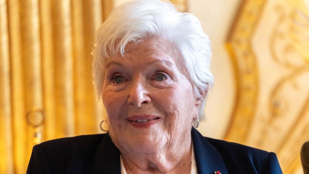 Line Renaud, à 97 ans : "Hommage à la grande dame du Nord"