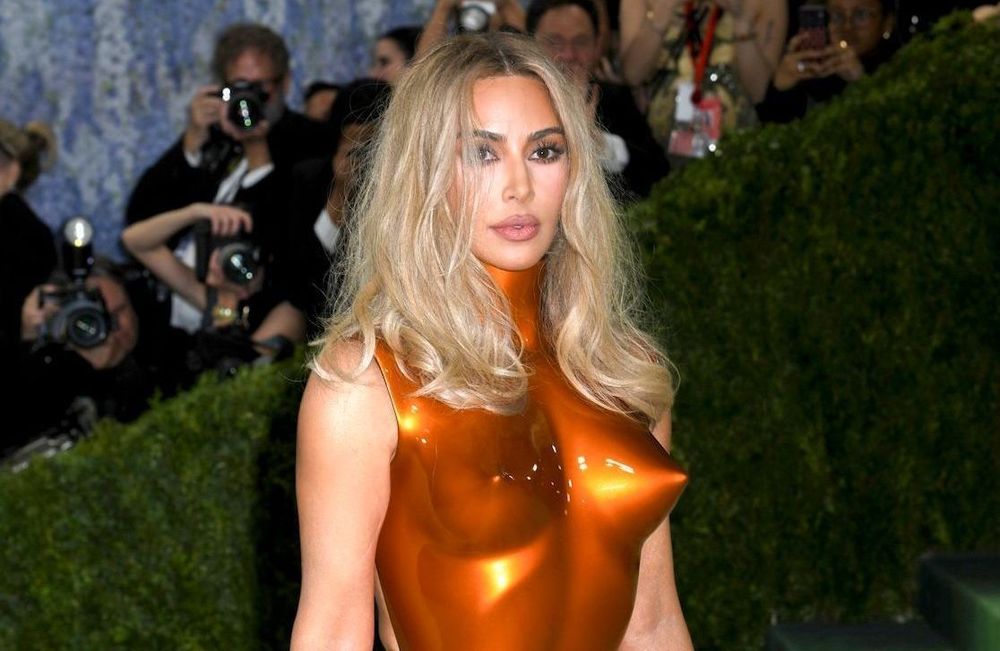 Kim Kardashian dévoile une vidéo inédite avec son compagnon Lewis Hamilton en pleine balade