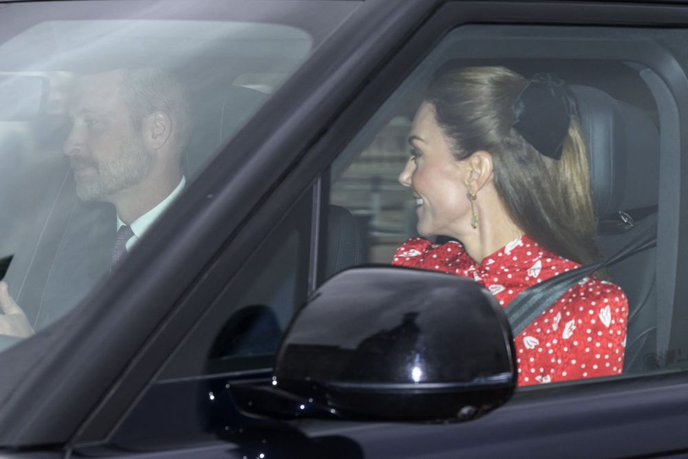 Kate Middleton ressort l’une de ses robes emblématiques pour le déjeuner de Noël à Buckingham Palace