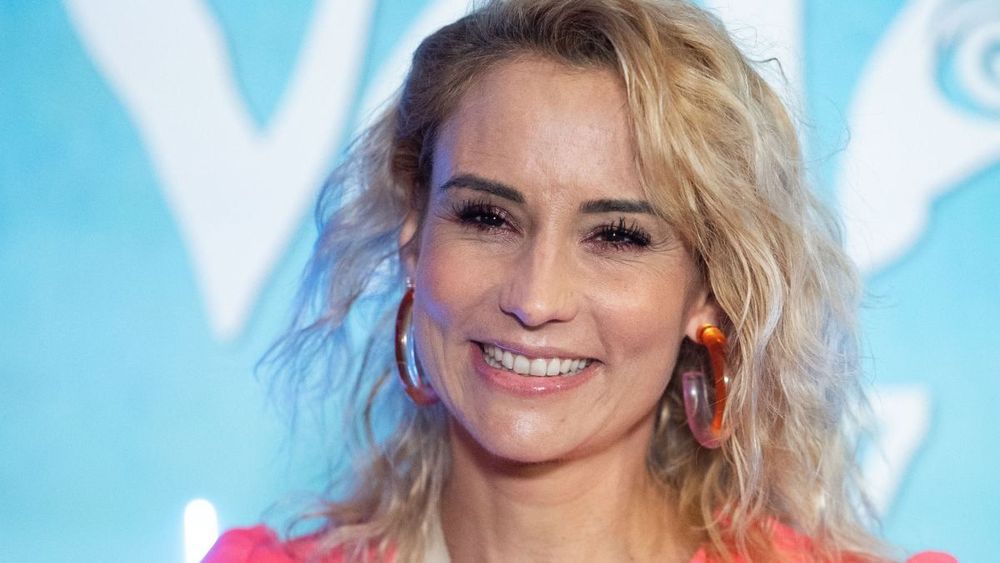 Élodie Gossuin révèle porter des "gaines" suite à sa prise de poids de 15 kg : "tu n'as pas vu mon ventre"