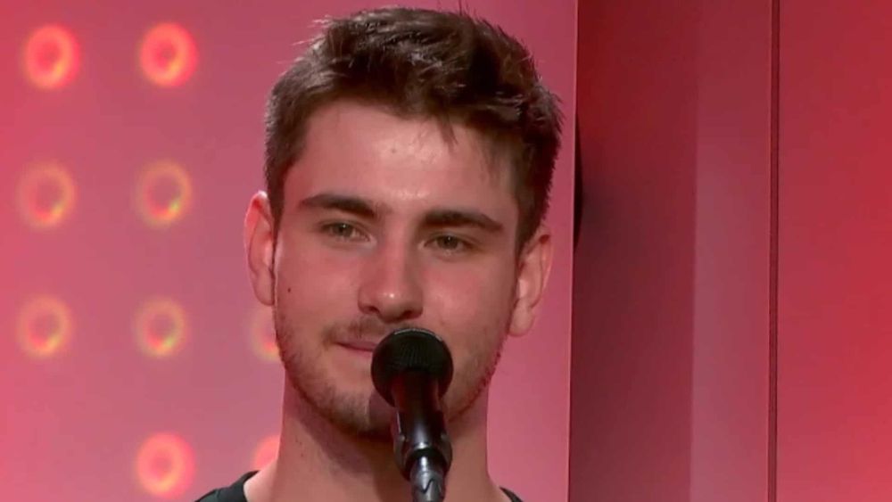 "C'est en train de foutre en l'air..." : sa carrière compromise à cause de ses fans, Julien Lieb (Star Academy) explose sur les réseaux sociaux et son label aussi !