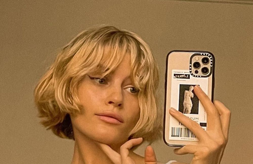 « Carré britpop » : quelle est cette coupe des années 90 que tout le monde veut pour la rentrée ?