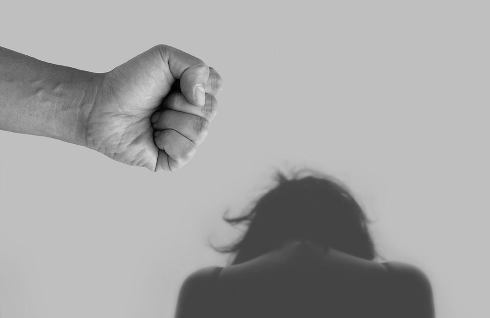Violences faites aux femmes : à quoi servent les 5 000 téléphones « grave danger » désormais actifs ?