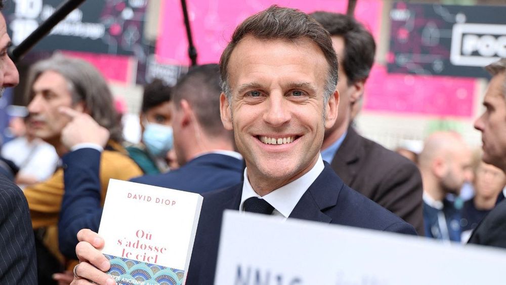 Emmanuel Macron moqué par un étudiant, ce qu’il reconnaît sur ce moment "cassé" qui fait déjà beaucoup parler
