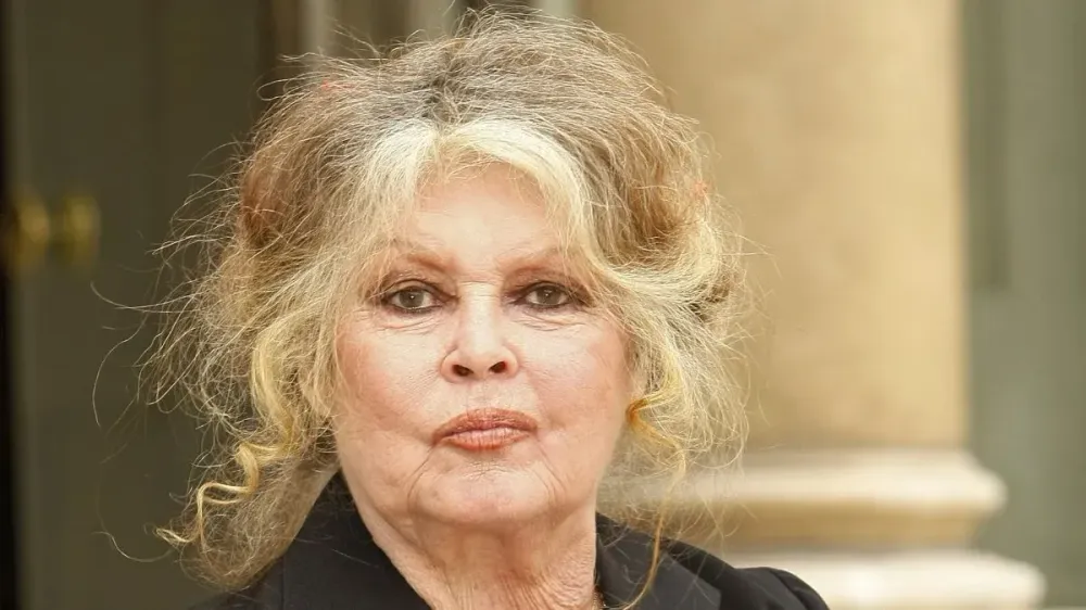 Emmanuel Macron exclu des obsèques de Brigitte Bardot, “je suis en colère face à votre…”
