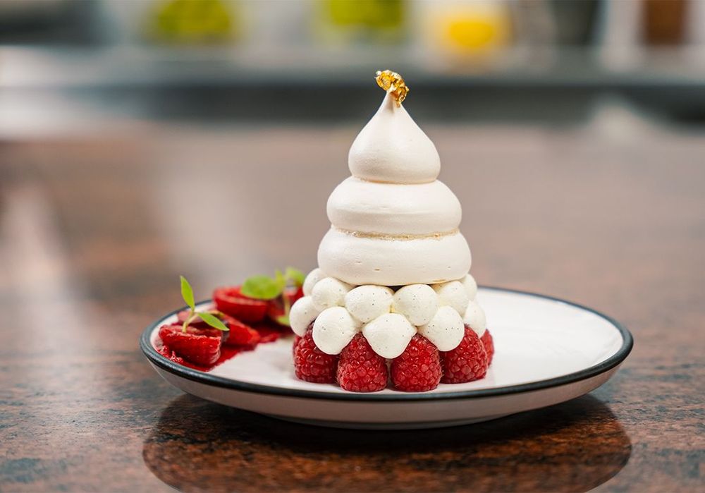 Délicate et légère : la Pavlova aux framboises de Jeffrey Cagnes
