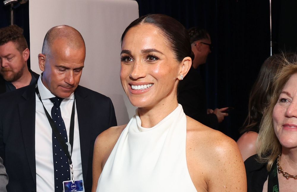 Meghan Markle adopte la silhouette estivale emblématique de Lady Diana