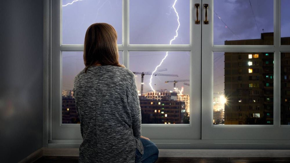 Orage : est-on indemnisé par son assurance en cas de dégâts dans un logement ou sur une voiture ?