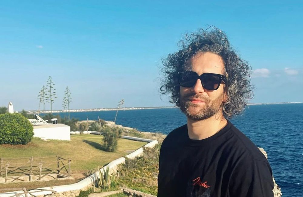 Accusé de viols, l’humoriste Seb Mellia a été placé en garde à vue, puis relâché