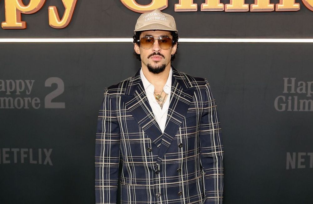 Bad Bunny réinvente le chic masculin avec ses ballerines