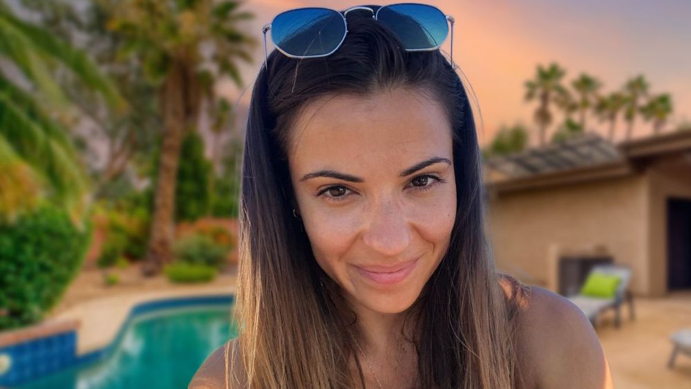 Denitsa Ikonomova (Danse avec les stars) : visitez sa villa au milieu de palmiers isolée de tout