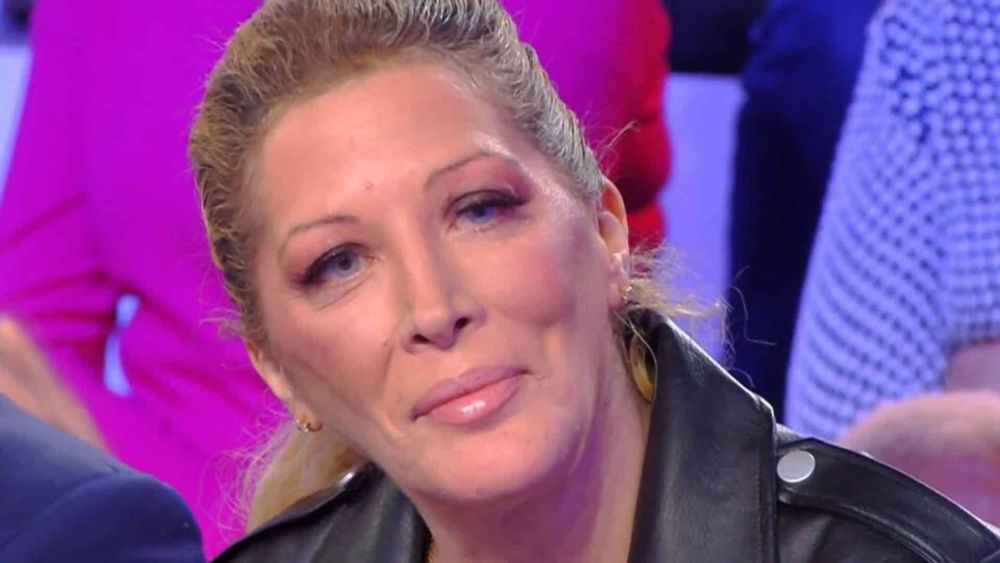 "Elle ne me connaît pas" : Loana revient sur sa relation difficile avec sa fille Mindy et fait une révélation sur sa vie intime
