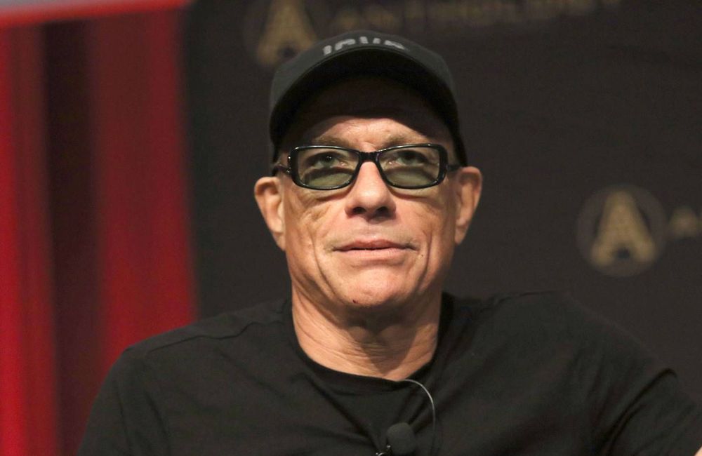 Jean-Claude Van Damme accusé d’avoir eu des relations sexuelles avec des victimes de trafic sexuel
