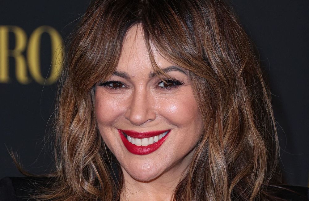 « Je laisse derrière moi ce corps qui a été sexualisé, abusé » : Alyssa Milano se confie avec force sur le retrait de ses implants mammaires