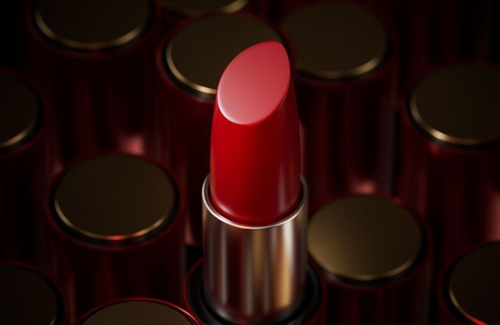 Histoire d’une pièce : le rouge à lèvres, l’objet contesté comme désiré