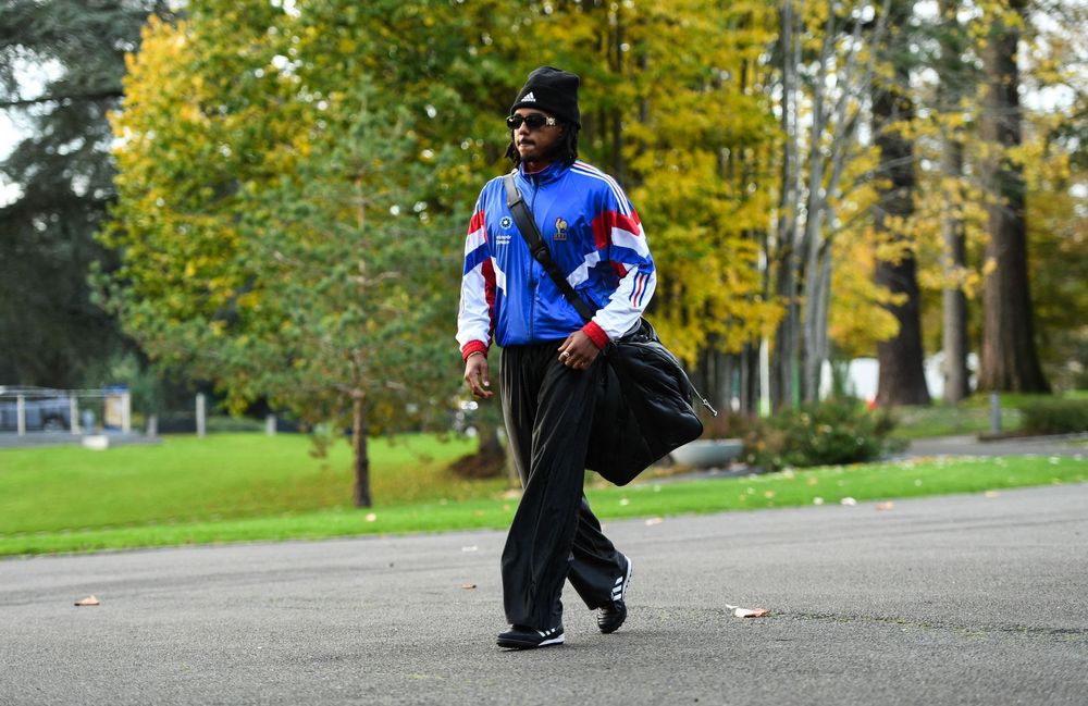 Survêtement et baskets : le clin d’œil mode de Jules Koundé à Clairefontaine