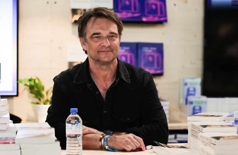 David Hallyday dévoile son nouveau single : un tendre clin d’oeil à sa soeur Laura Smet