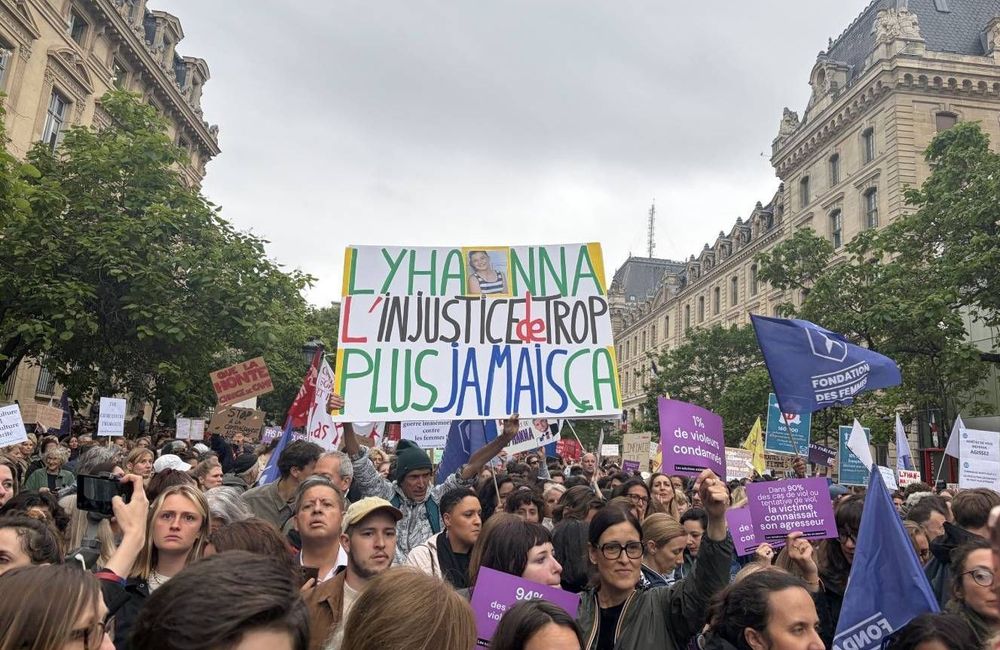 Mort de Lyhanna : à Paris, la colère d'une mobilisation contre les violences faites aux enfants