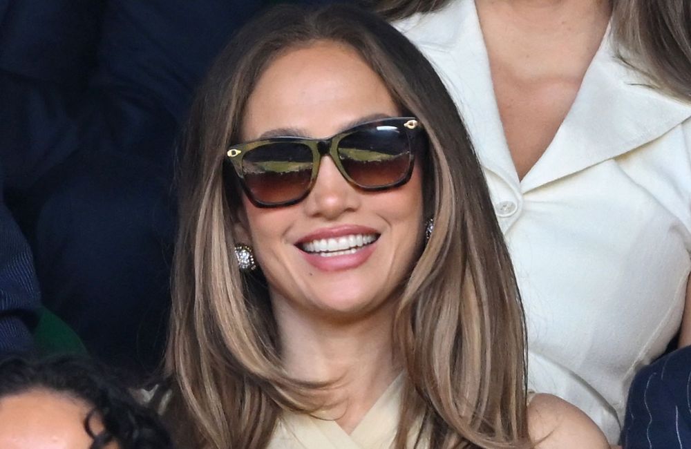 Après Gigi Hadid, Jennifer Lopez confirme la popularité de cette coupe cet été