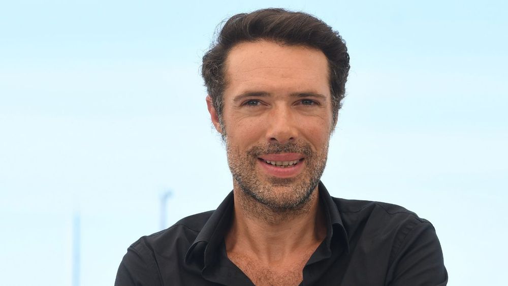 À 45 ans, Nicolas Bedos révèle sa difficulté à trouver l'amour : "Un queutard…