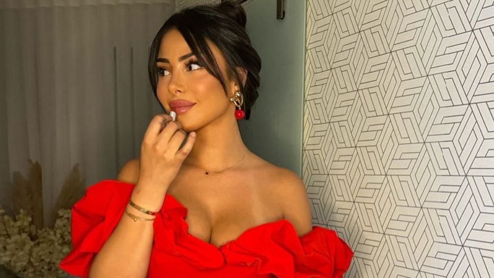 Maeva Ghennam fait polémique avec de nouvelles photos