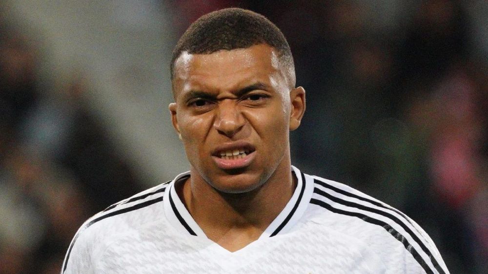 Kylian Mbappé : "Il m'a DM", exit la top model transgenre, Adixia affirme avoir été draguée par le footballeur