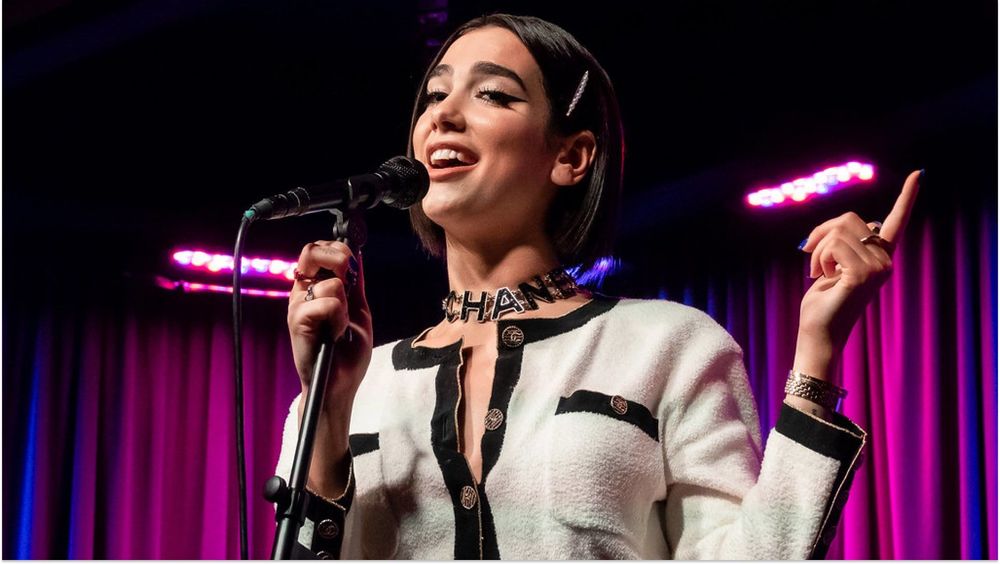 Dua Lipa : la star ouvre un club de lecture à Paris, les conditions dévoilées !